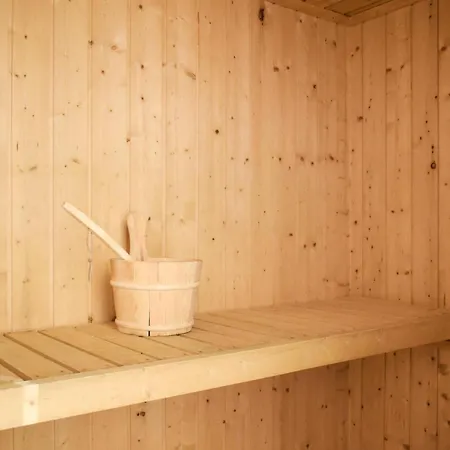 Front In With Sauna Vakantiehuis